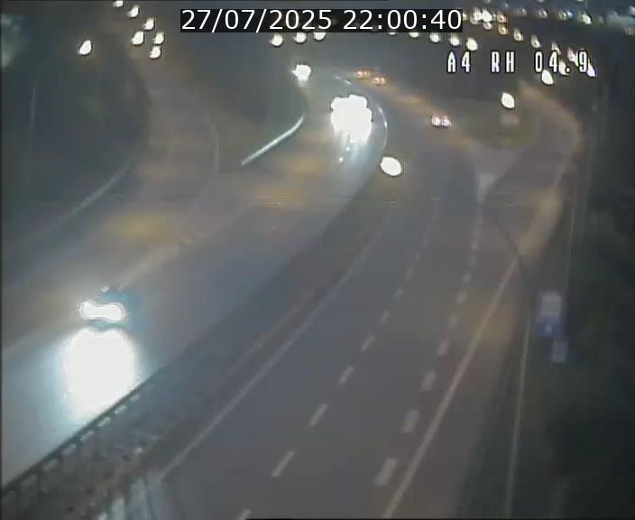Traffic live webcam Luxembourg Leudelange - A4 - BK 4.9 - direction Luxembourg