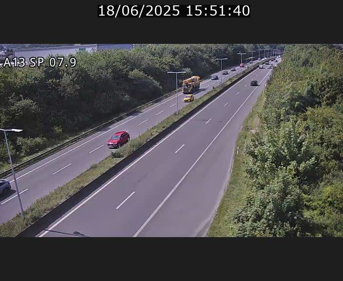 Traffic live webcam Luxembourg Jonction Lankelz - A13 direction Pétange - BK 7.9