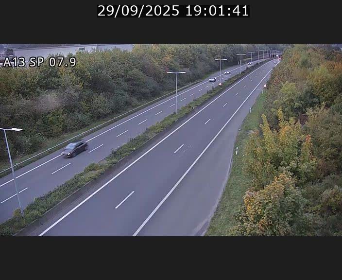 Traffic live webcam Luxembourg Jonction Lankelz - A13 direction Pétange - BK 7.9