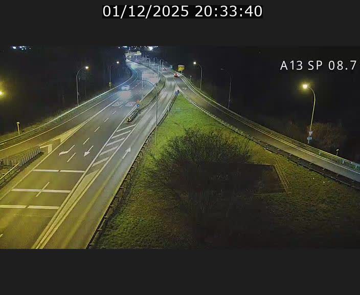 Traffic live webcam Luxembourg Jonction Lankelz - A13 direction Pétange - BK 8.7 