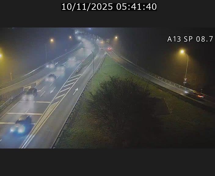 Traffic live webcam Luxembourg Jonction Lankelz - A13 direction Pétange - BK 8.7