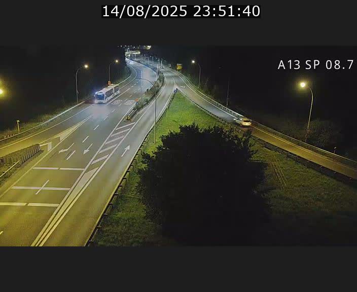 Traffic live webcam Luxembourg Jonction Lankelz - A13 direction Pétange - BK 8.7 