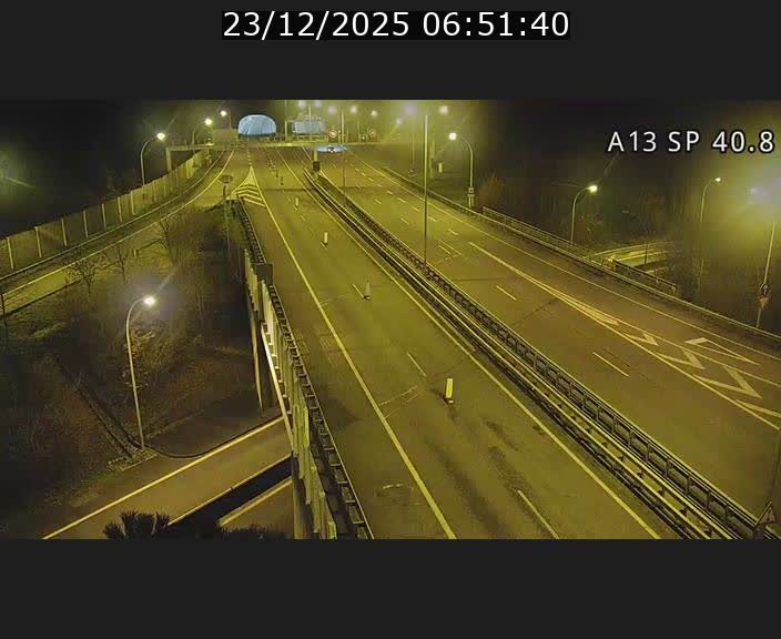 Webcam avec vue sur l'entrée côté allemand du tunnel Markusbierg à Schengen. Vue orientée vers le tunnel et Bettembourg