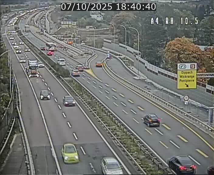 Traffic live webcam Luxembourg Pontpierre - A4 - BK 10.5 - direction Luxembourg