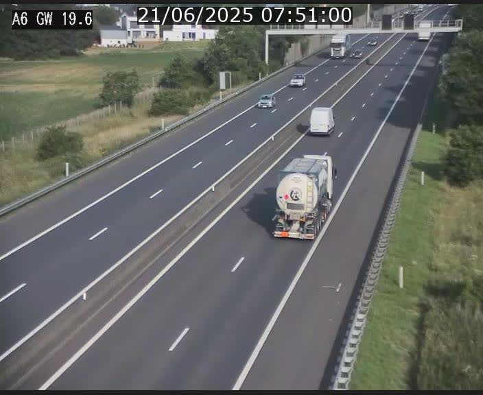 Traffic live webcam Luxembourg - Steinfort - A6 - BK 19.6 - direction Belgique
