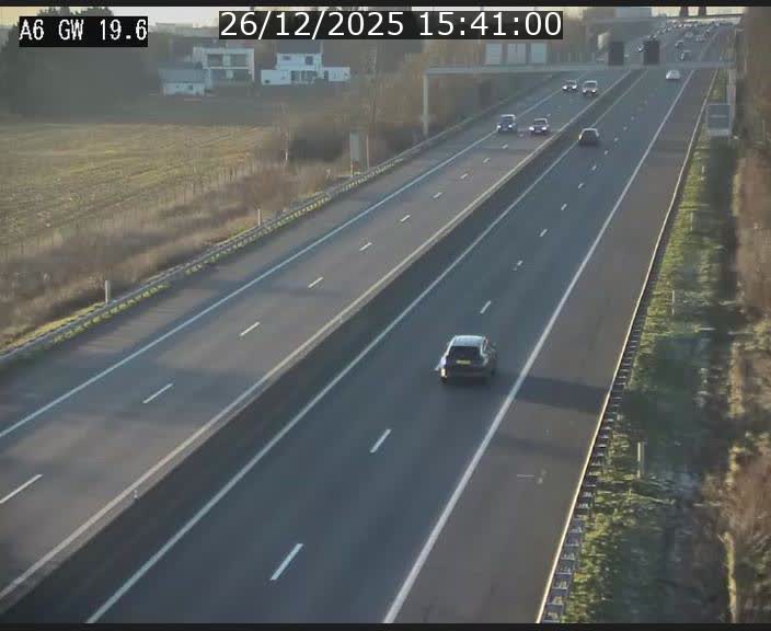Traffic live webcam Luxembourg - Steinfort - A6 - BK 19.6 - direction Belgique
