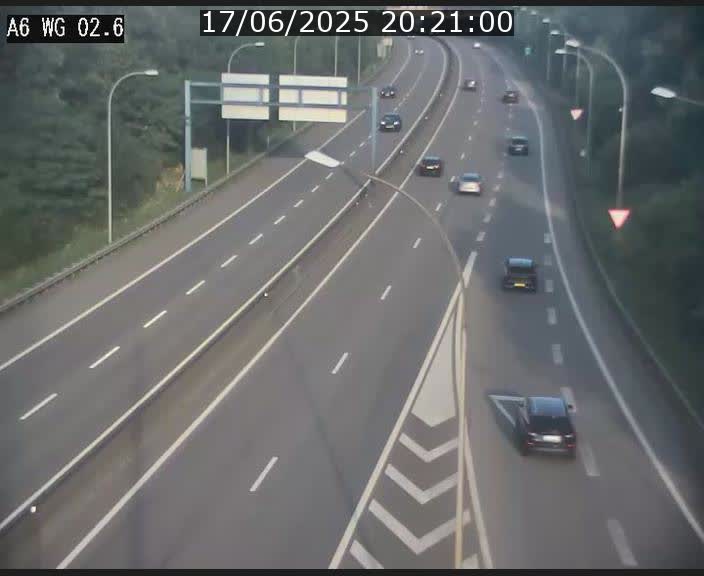 Traffic live webcam Luxembourg Croix de Cessange - A6 - BK 2.6 - direction France/Allemagne