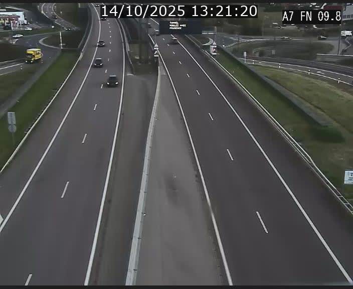 Caméra trafic Luxembourg - A7, Tunnel Gousselerbierg, sortie sud, direction rond-point Lorentzweiler (BK 9.9)