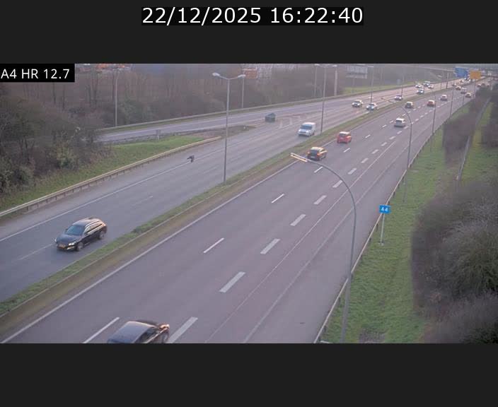 Traffic live webcam Luxembourg Esch sur Alzette - A4 - BK 12.7 - direction Esch-Belval