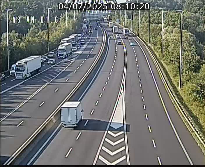 Traffic live webcam Luxembourg - Croix de Gasperich - A3 - BK 1.6 - direction France/Aire de Berchem