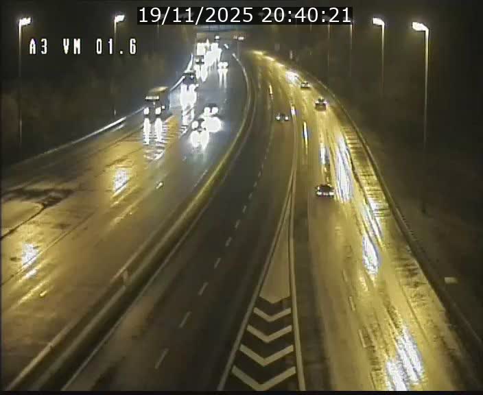 Traffic live webcam Luxembourg - Croix de Gasperich - A3 - BK 1.6 - direction France/Aire de Berchem