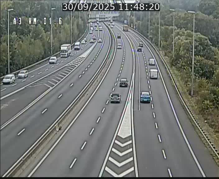 Traffic live webcam Luxembourg - Croix de Gasperich - A3 - BK 1.6 - direction France/Aire de Berchem