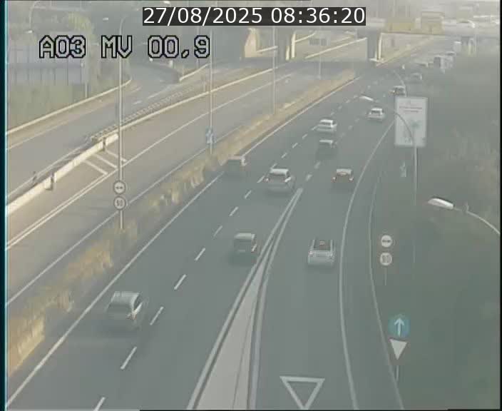 Traffic live webcam Luxembourg Croix de Gasperich - A3 - BK 0.4 - direction Luxembourg