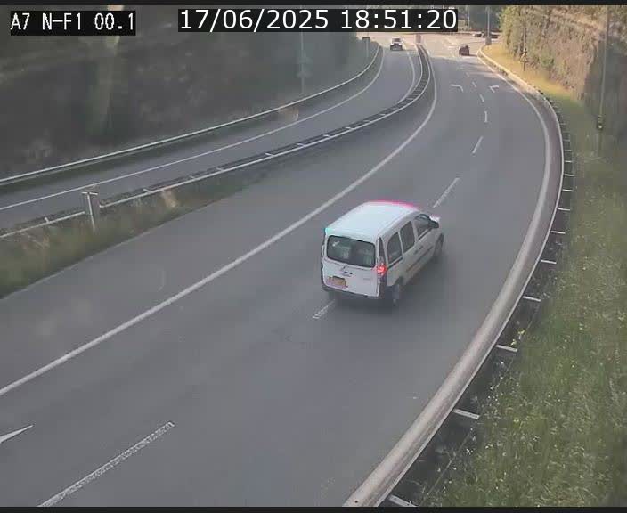 Webcam autoroute Luxembourg A7 située dans la sortie 1 Waldhof, vers la N11, avant le Tunnel Stafelter