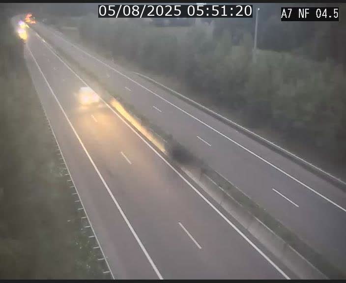 Caméra autoroute Luxembourg A7 - Passage à gibier Rëngelbour - direction Tunnel Grouft