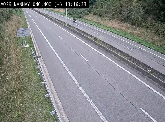 Webcam autoroute A26/E25 à hauteur de Manhay, après la jonction avec la N651 en direction de Liège - BK 40.4