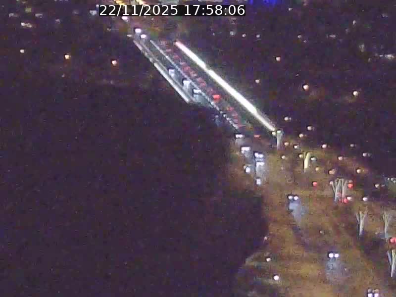 Webcam sur l'avenue John Fitzgerald Kennedy (N51) avec vue sur le Pont rouge (Pont Grande Duchesse Charlotte), l'arrêt Pfaffenthal et l'entrée du quartier Kirchberg