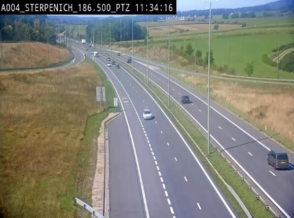 Webcam E411 à Sterpenich en Belgique près de la frontière du Luxembourg. Vue orientée vers Bruxelles