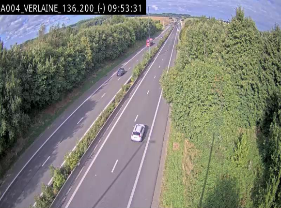Webcam sur l'E411 à hauteur du pont surplombant la N40, à proximité de la sortie 26 Verlaine - Libramont-Chevigny. Vue orientée vers Namur