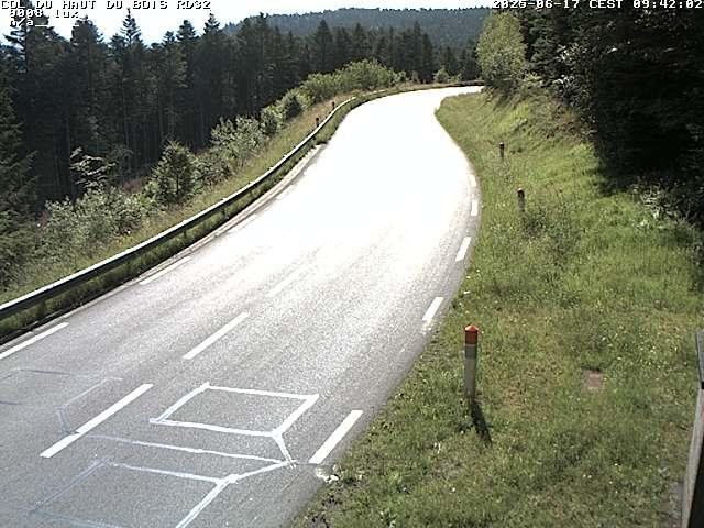Webcam à 406 mètres d'altitude au niveau du col du haut du bois sur la RD32