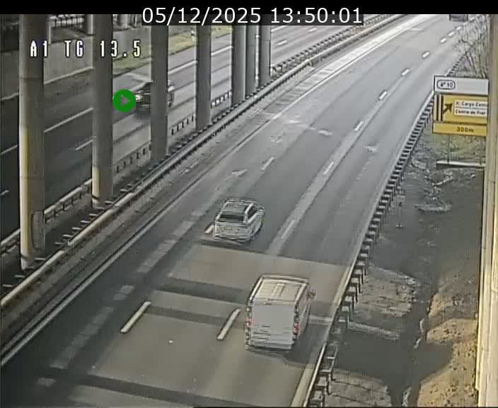 Traffic live webcam Luxembourg Senningen - A1 direction Luxembourg - BK 13.5