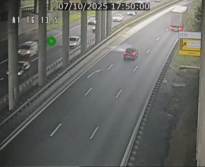 Traffic live webcam Luxembourg Senningen - A1 direction Luxembourg - BK 13.5