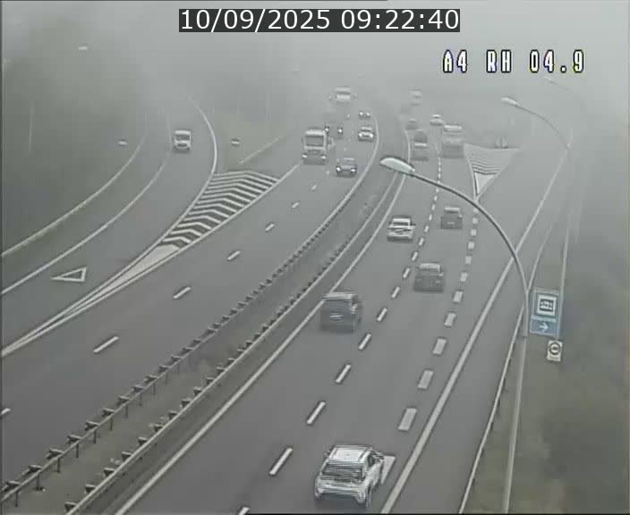 Traffic live webcam Luxembourg Leudelange - A4 - BK 4.9 - direction Luxembourg