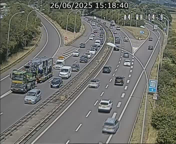 Traffic live webcam Luxembourg Leudelange - A4 - BK 4.9 - direction Luxembourg