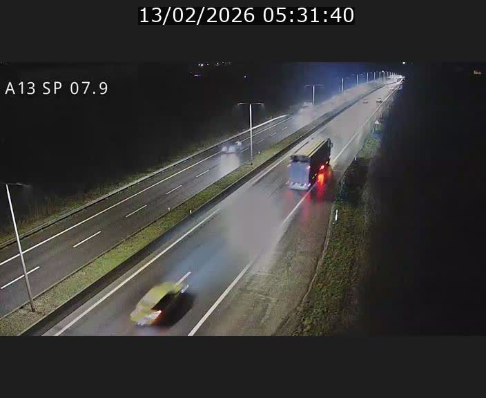 Traffic live webcam Luxembourg Jonction Lankelz - A13 direction Pétange - BK 7.9