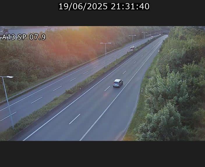 Traffic live webcam Luxembourg Jonction Lankelz - A13 direction Pétange - BK 7.9