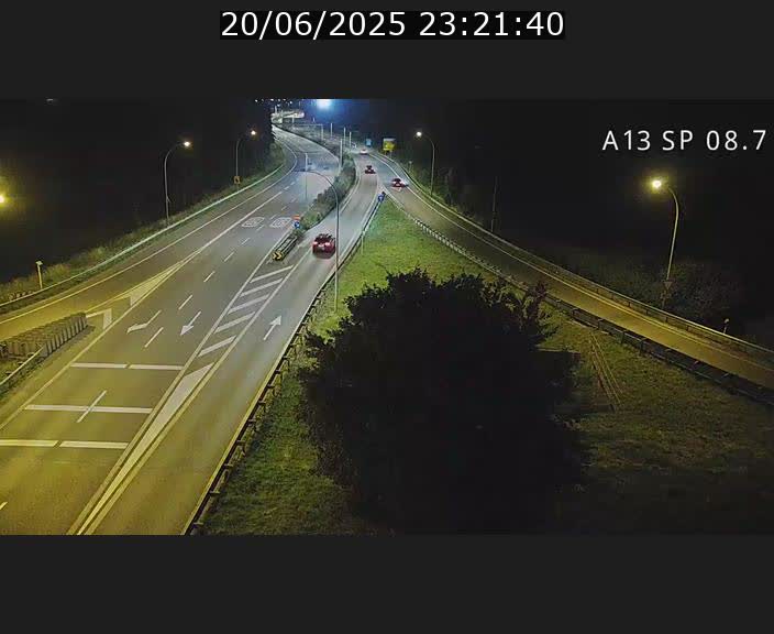 Traffic live webcam Luxembourg Jonction Lankelz - A13 direction Pétange - BK 8.7 