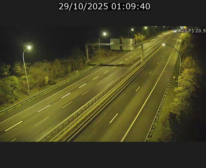 Traffic live webcam Luxembourg Croix de Bettembourg, rond-point d'Hellange - A13 direction Allemagne - BK 20.9