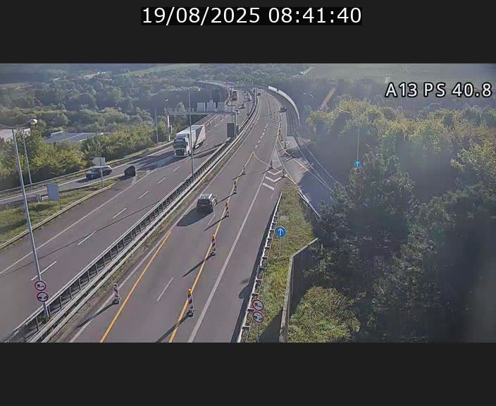 Webcam autoroute A13 à la sortie est du tunnel Markusbierg à Schengen. Vue sur le pont de la Moselle, vers l'Allemagne