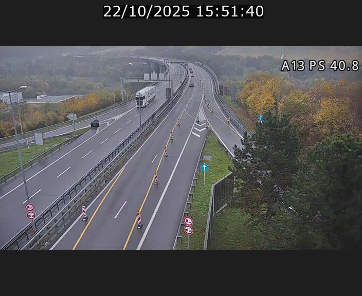 Webcam autoroute A13 à la sortie est du tunnel Markusbierg à Schengen. Vue sur le pont de la Moselle, vers l'Allemagne