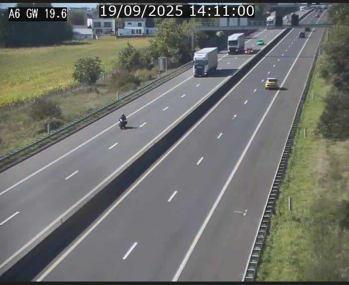 Traffic live webcam Luxembourg - Steinfort - A6 - BK 19.6 - direction Belgique
