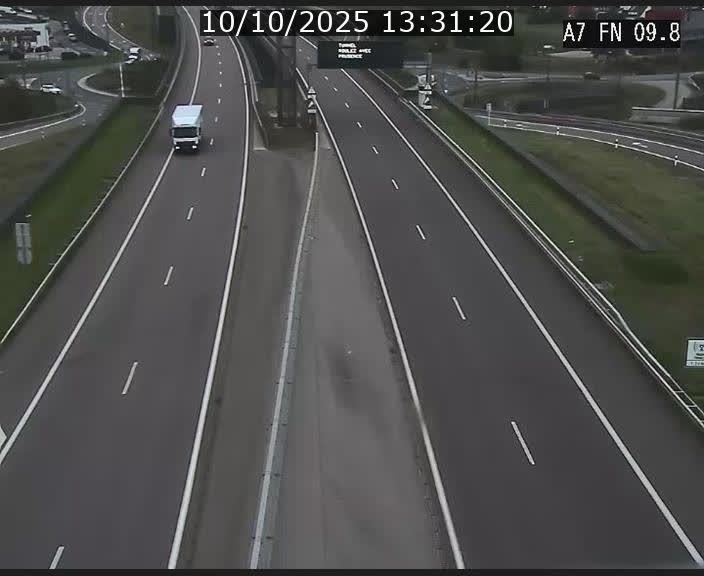 Caméra trafic Luxembourg - A7, Tunnel Gousselerbierg, sortie sud, direction rond-point Lorentzweiler (BK 9.9)