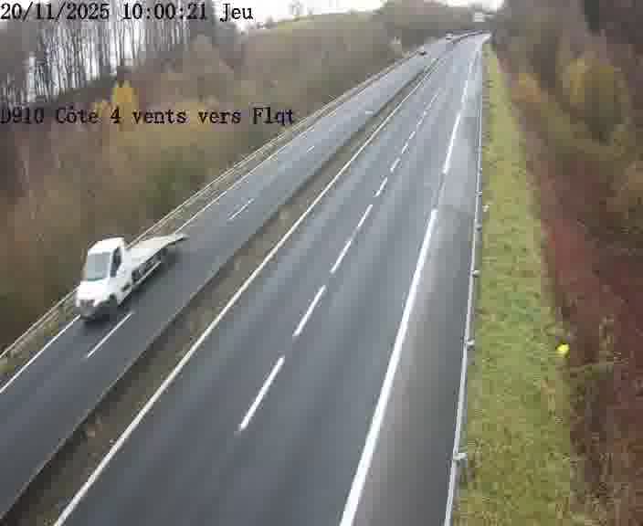 Webcam sur la D910 située dans la Côte des 4 vents. Vue orientée vers le haut de la côte, vers Faulquemont