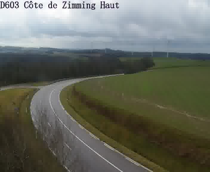 Webcam sur la D603 située en haut de la Côte de Zimming. Vue orientée vers Saint-Avold.