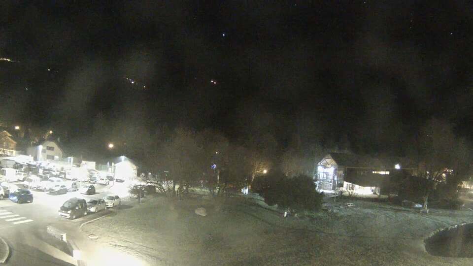Webcam au niveau de la mairie du village du Bourg d'Oisans, aux pieds de l'Alpe d'Huez et aux portes du parc des Écrins