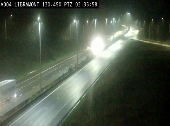 Webcam E411 à hauteur de la sortie 25 de Libramont menant vers Bouillon, Sedan et Reims via la N89. Vue orientée vers Bruxelles
