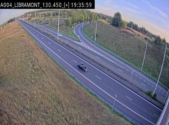 Webcam à Libramont sur l'E411 à la jonction avec la N89 menant vers Bouillon et la France. Vue orientée vers Arlon