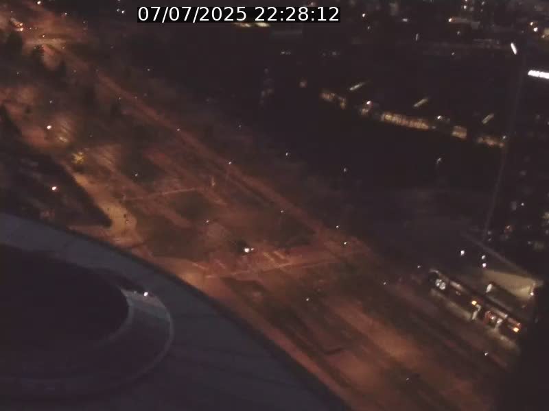Webcam sur l'avenue John Fitzgerald Kennedy (N51) avec vue sur le Pont rouge (Pont Grande Duchesse Charlotte), l'arrêt Pfaffenthal et l'entrée du quartier Kirchberg
