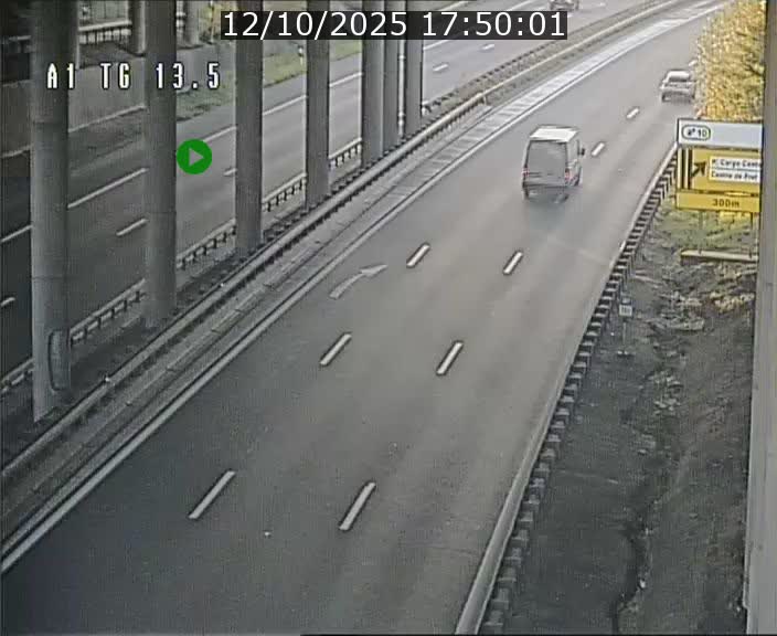 Traffic live webcam Luxembourg Senningen - A1 direction Luxembourg - BK 13.5