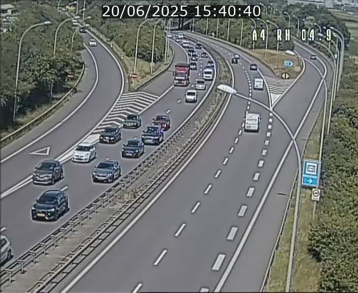 Traffic live webcam Luxembourg Leudelange - A4 - BK 4.9 - direction Luxembourg