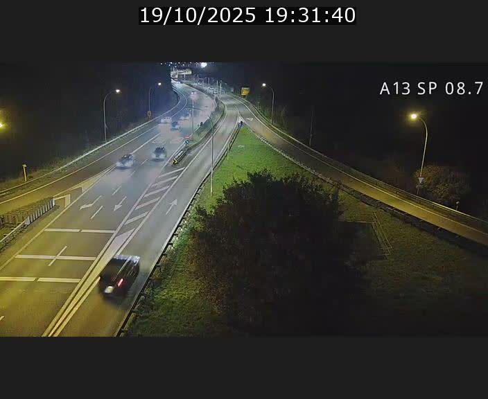 Traffic live webcam Luxembourg Jonction Lankelz - A13 direction Pétange - BK 8.7 