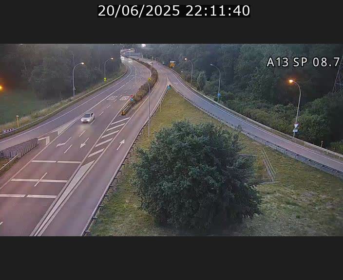 Traffic live webcam Luxembourg Jonction Lankelz - A13 direction Pétange - BK 8.7 