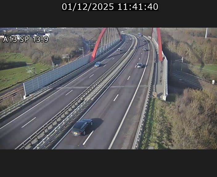 Traffic live webcam Luxembourg Kayl - A13 direction Esch-sur-Alzette/Luxembourg-ville - BK 13.9