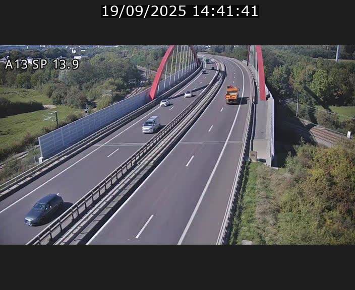 Traffic live webcam Luxembourg Kayl - A13 direction Esch-sur-Alzette/Luxembourg-ville - BK 13.9