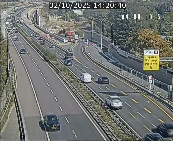 Traffic live webcam Luxembourg Pontpierre - A4 - BK 10.5 - direction Luxembourg