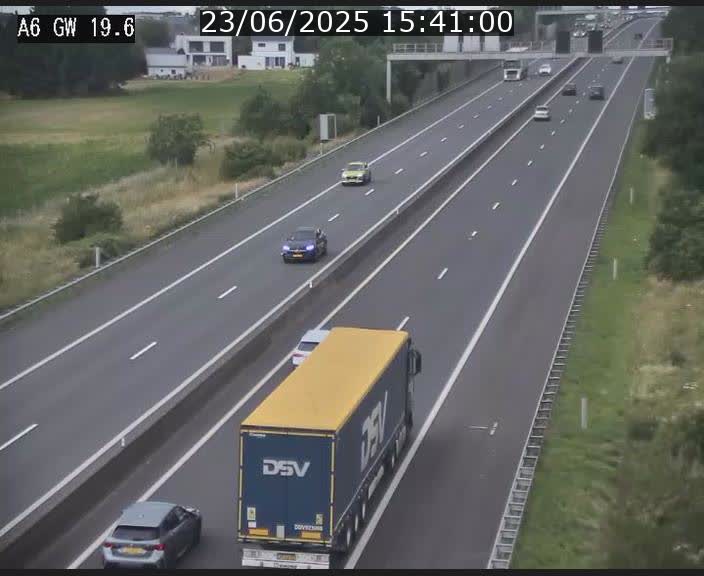Traffic live webcam Luxembourg - Steinfort - A6 - BK 19.6 - direction Belgique